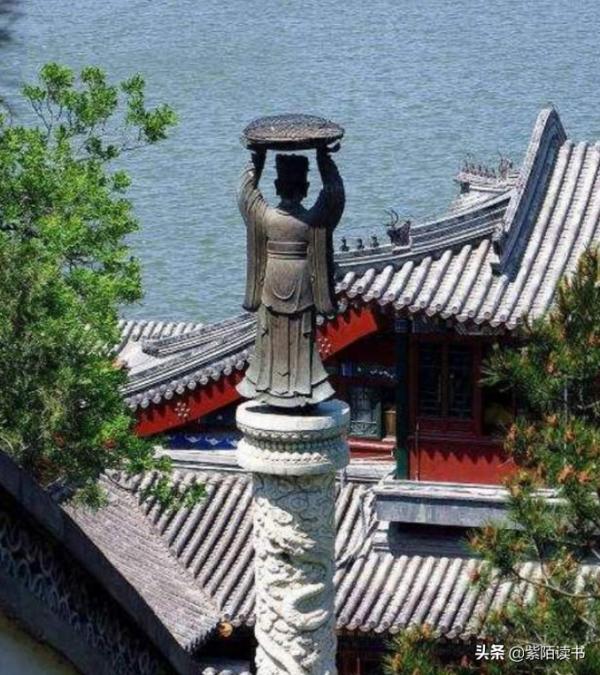 1949年，田家英從紙簍裡撿了一首詩，14年後毛澤東竟把它收入詩集