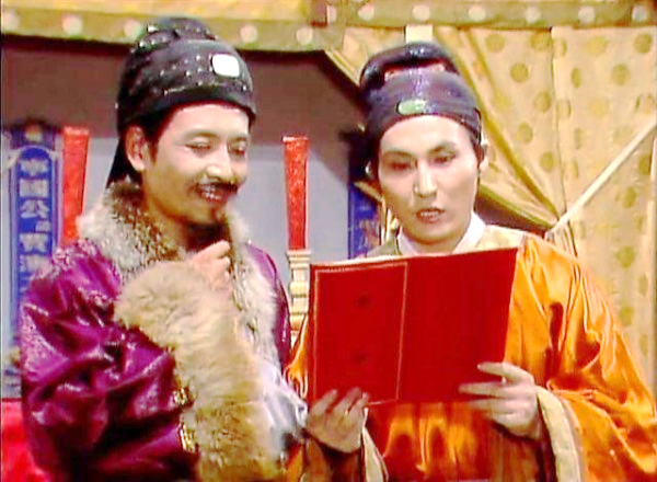 賈府敗落的根源是什麼？寶玉不走仕途經濟，真的有錯嗎？