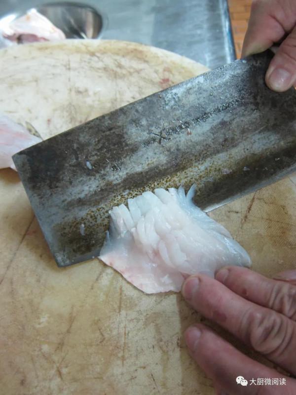 手撕羊排、蔥香烤肘子、鮑魚黃金雞&hellip;酒店年宴壓桌菜，實用又大氣