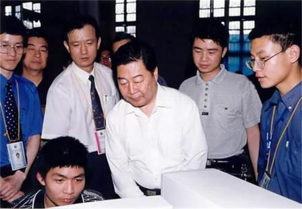 原湖南省委副書記鄭培民,臨終前最後一句話:不要闖紅燈 原湖南省委副書記鄭培民,臨終前最後一句話:不要闖紅燈