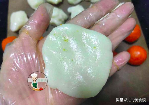 月餅別去買了，自己做配方簡單零失敗，不用烤箱，老人孩子放心吃