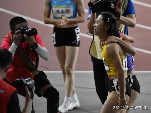 全運會女子百米奪冠 哪吒頭的葛曼棋如同踩上了風火輪