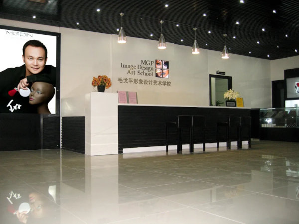 為劉曉慶“武則天”化妝的毛戈平,不靠“換頭術”上市 為劉曉慶“武則天”化妝的毛戈平,不靠“換頭術”上市