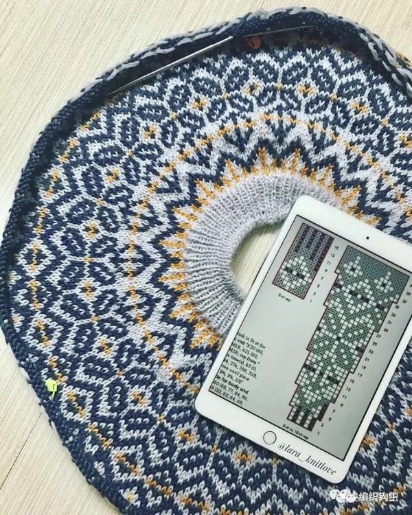 獨特的溫柔與別樣的色彩組合，正值秋季，一起來學令人慾罷不能的提花衣吧