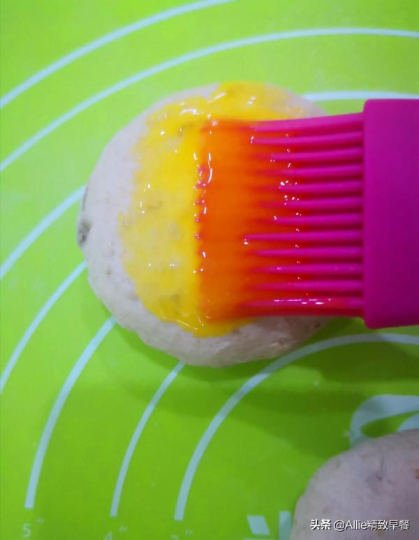 饅頭這樣做，鬆軟營養又飽腹，搭配非烤箱版烤雞、果蔬，真美味