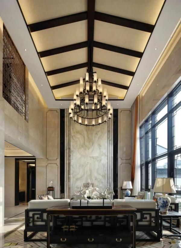 經典&OpenCurlyDoubleQuote;挑高&rdquo;客廳背景設計