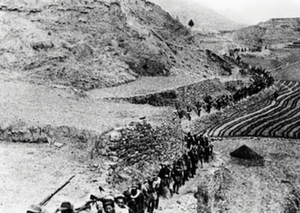 華野秘密行軍3日,突遭國軍轟炸,粟裕:那個排長有問題,抓住他 華野秘密行軍3日,突遭國軍轟炸,粟裕:那個排長有問題,抓住他