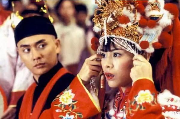 相戀多年卻分開，這7對明星戀人，有的成為仇人，有的還告上法庭