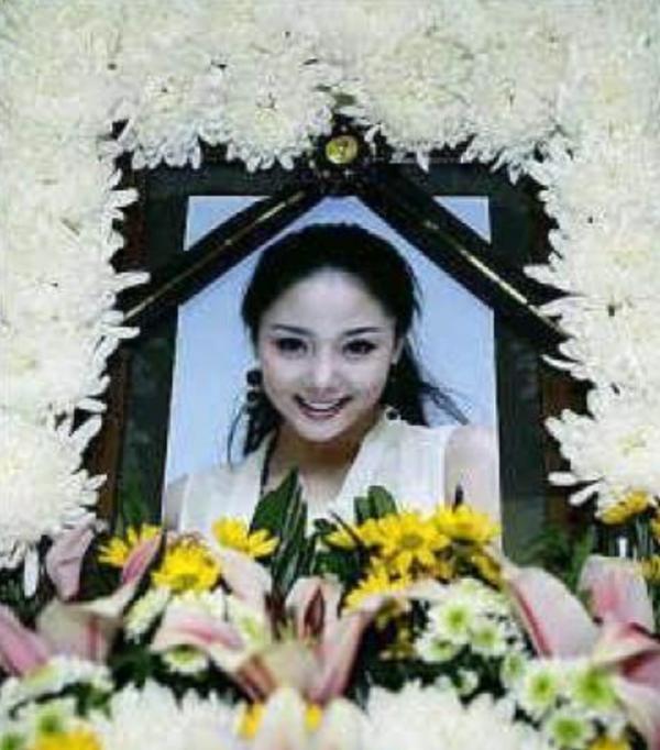 2013年宋汶霏去世，當紅時嫁人卻慘遭家暴，她的丈夫現在怎麼樣了