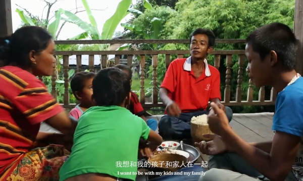 湄公河最瘋狂的捕魚人，極端洪水嚇得你冒冷汗，他們卻在水中玩命