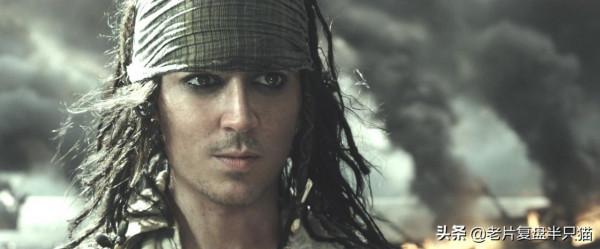 用&OpenCurlyDoubleQuote;人物傳記&rdquo;的方式開啟《加勒比海盜》，電影終於看明白了