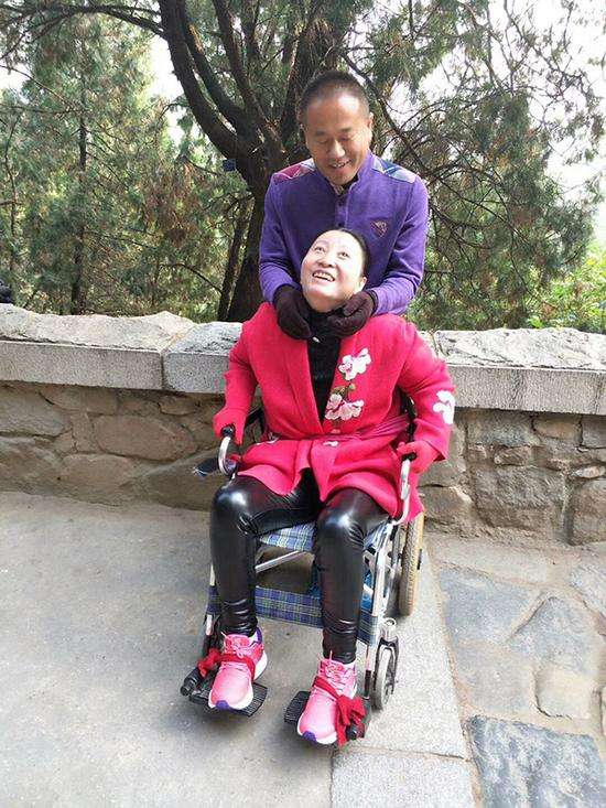 山東小夥用情歌“喚醒”植物人妻子：女人最好的一生就是找對男人