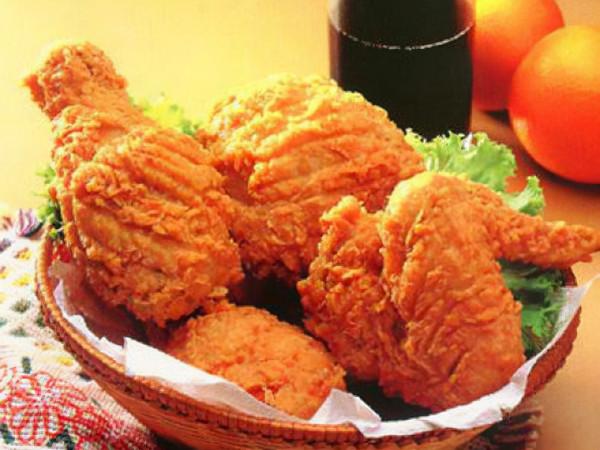 血管中有血栓時，晚上睡覺會經常出現4個症狀，若你有，及時檢查