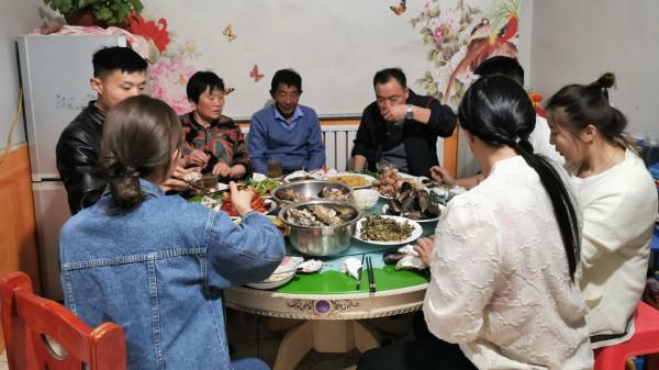 陪媳婦回孃家小住，曬丈母孃做的7天的飯菜，朋友圈：待遇真高