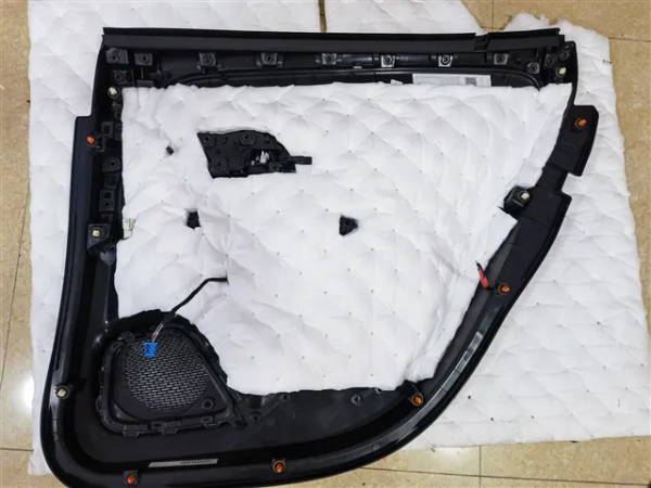 賓士GLB200音響改裝勁浪亞麻兩分頻 9單元系統更配豪車段位