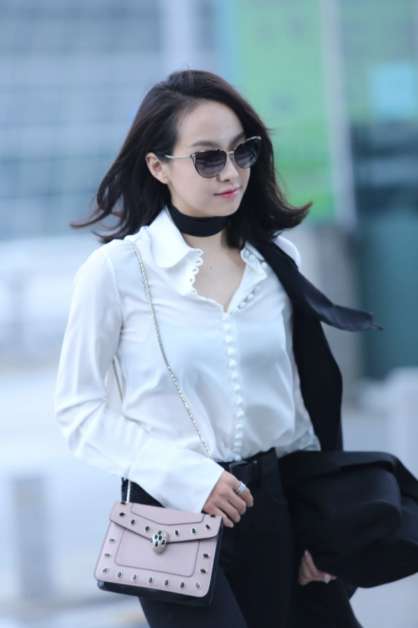 宋茜紅毯上班與機場私圖，你更喜歡哪個狀態下的她