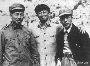 他們不僅僅是和魔鬼打交道的人,更是黑暗中的前行者 他們不僅僅是和魔鬼打交道的人,更是黑暗中的前行者