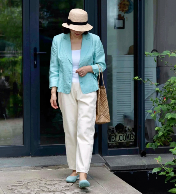 65歲微胖奶奶真會穿,秋季用4雙鞋提升時髦感,越老越有優雅範 65歲微胖奶奶真會穿,秋季用4雙鞋提升時髦感,越老越有優雅範