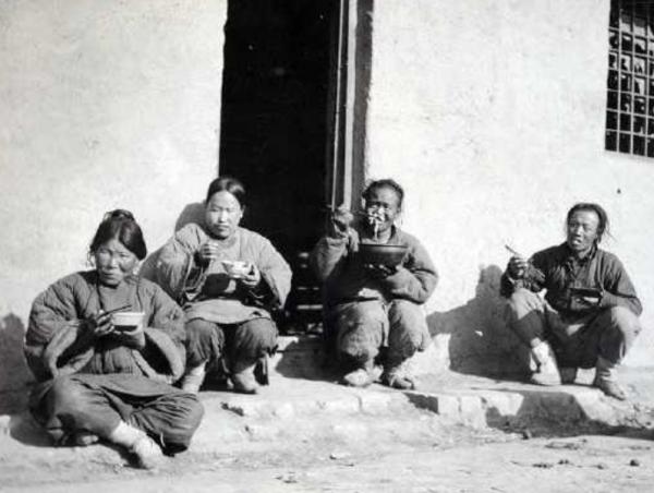 黃繼光母親鄧芳芝，見毛主席3次沒掉淚：我們都是烈屬，怕他難過