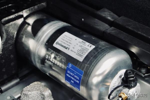 悶騷男繞不過的豪華車，全系升級改混動，試駕新款沃爾沃XC60