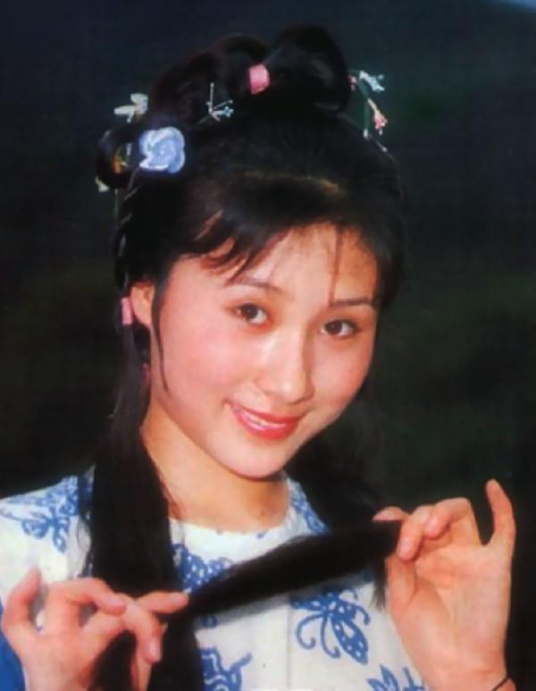 憑《少林寺》爆紅，與李連杰傳緋聞，牧羊女丁嵐為何銷聲匿跡了？