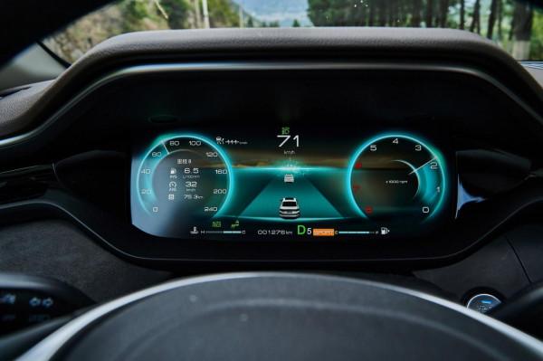 試駕賽道級寬體家轎奕炫MAX 從麗江自駕香格里拉納帕海