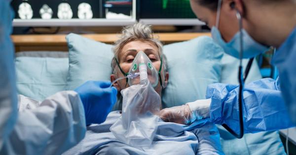 美國又爆發超級真菌！新冠日增100萬例，醫療系統雪上加霜