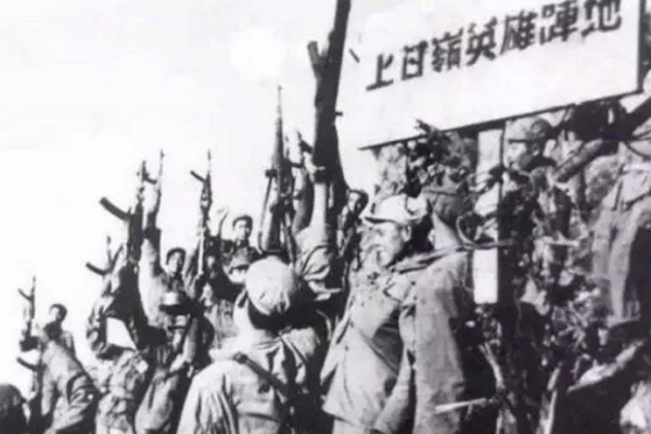 1952年，朝鮮戰場1名戰士發怒追殺60多名美軍，到底發生了什麼？