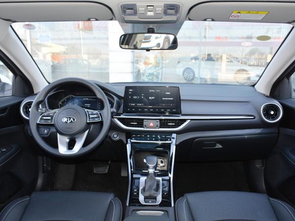 起亞K3和雷凌對比買哪個？看兩款合資車大比拼！