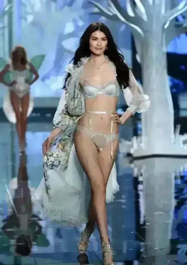 陳偉霆為了她放棄了那麼多 陳偉霆為了她放棄了那麼多