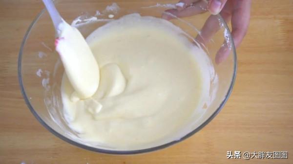 揭秘！冰乳酪蛋糕的簡易做法，不需要烤箱，好吃不上火