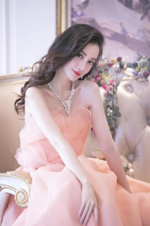 楊穎驚豔寫真集1