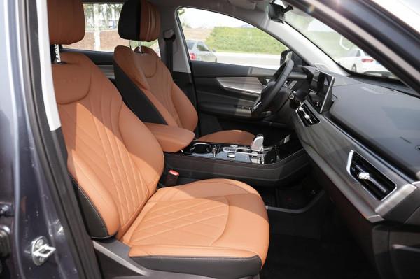 試駕瑞虎8鯤鵬版:動力感受足夠讓人驚喜 細節設計也沒落下 試駕瑞虎8鯤鵬版:動力感受足夠讓人驚喜 細節設計也沒落下