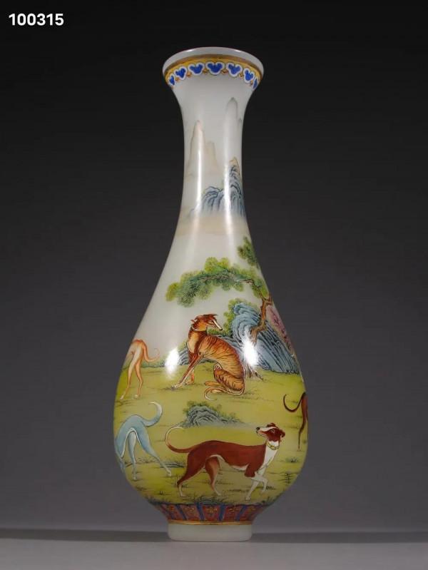 舊藏 料胎畫琺琅群犬圖賞瓶規格：高25.8cm 寬9cm 重511g