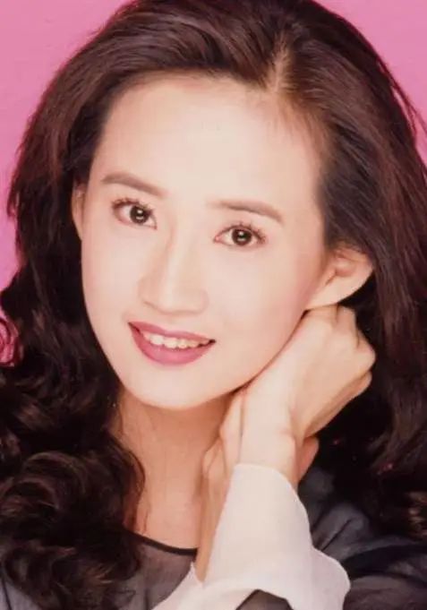 紅極一時卻突然&OpenCurlyDoubleQuote;消失&rdquo;19位明星現狀，有人大病初癒，有人被唾棄