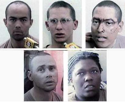 拯救美國女兵林奇：美軍“人造英雄”和“演出來”的營救行動