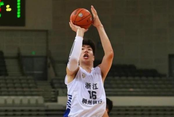 23投狂砍55分22板!男籃18歲天才打瘋了 兩戰詮釋超級中鋒風采 23投狂砍55分22板!男籃18歲天才打瘋了 兩戰詮釋超級中鋒風采