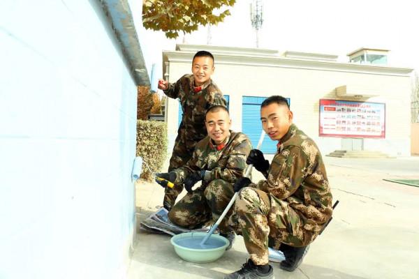 新兵到家了，家人們很“走心”