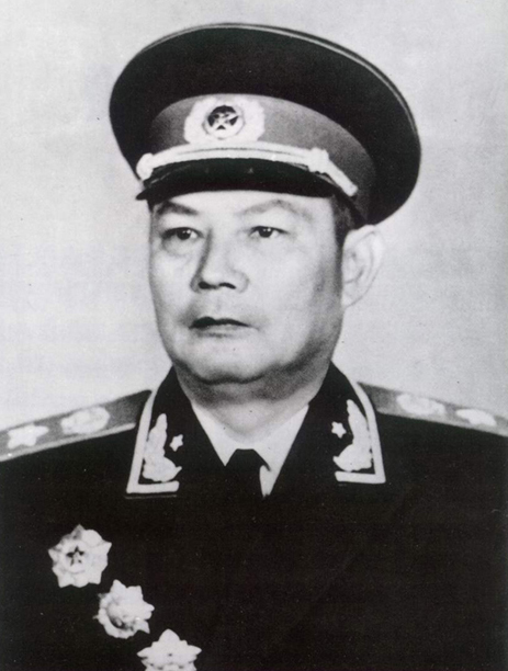 十大開國元帥中有三人地位突出，成為正國級幹部，分別是誰？