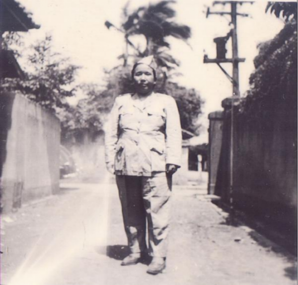 “雙槍黃八妹”：從女匪頭子到抗日英雄，曾用美人計誘殺日本少佐