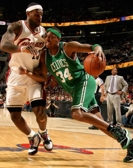 為什麼皮爾斯喜歡到處黑詹姆斯?看了他們69次交手的資料,你就懂 為什麼皮爾斯喜歡到處黑詹姆斯?看了他們69次交手的資料,你就懂