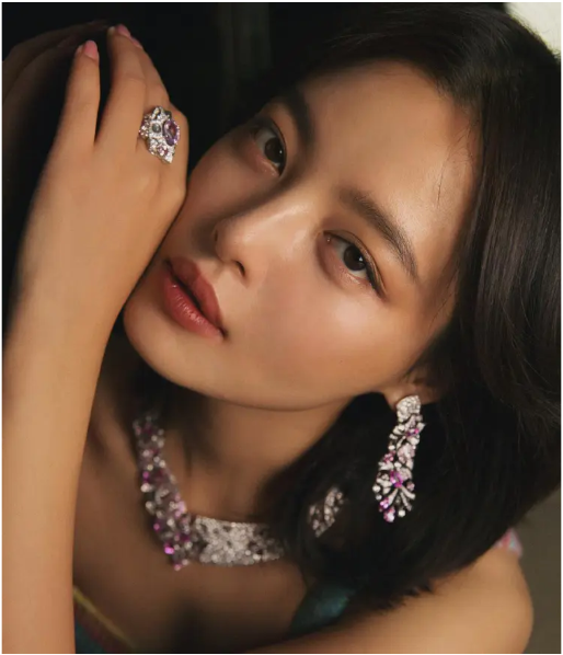 滿臉傲氣的辛芷蕾，美從何而來？什麼樣的穿搭才是她最美的樣子？