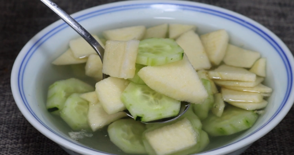 秋天多喝蘋果黃瓜湯,教你簡單搭配,全家愛喝 秋天多喝蘋果黃瓜湯,教你簡單搭配,全家愛喝