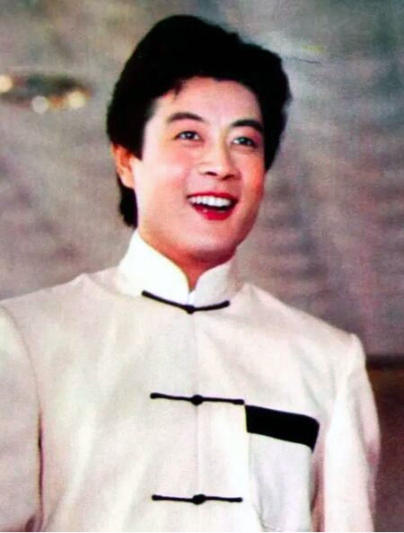 巫剛：從木工、電工到著名演員，離異後61歲仍單身