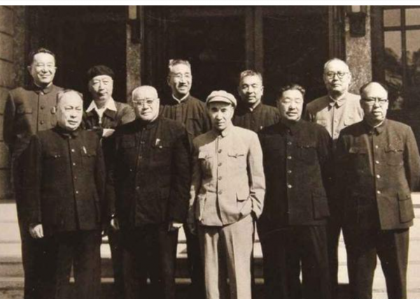 一週拿下石家莊：朱總親臨前線指導，我軍首次強行攻堅大城市