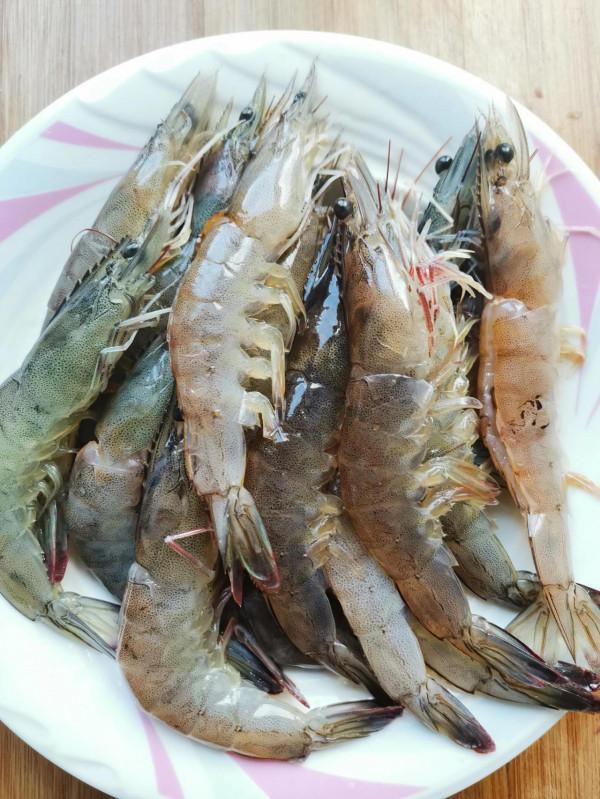 週末燒烤大餐，烤箱一鍋出，不去飯店在家也美味