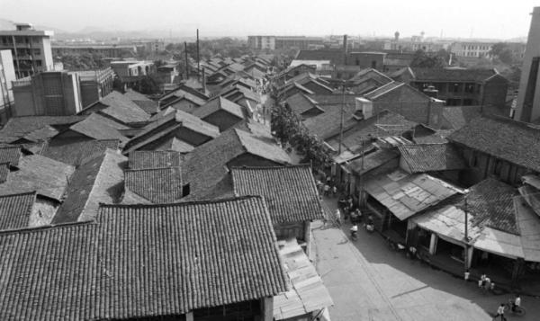 湖南老農兒子被槍斃，進京找發小毛澤東告狀，獲答覆：我無權干涉