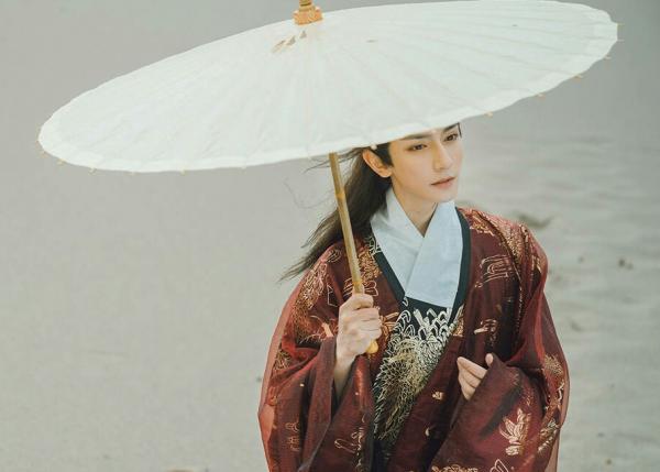 民間故事：小夥不顧規矩，放走弔喪狐，3天后女子上門，賴著不走