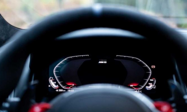 妥妥的效能車，Manhart改裝寶馬M8雷霆版實拍，僅限10臺