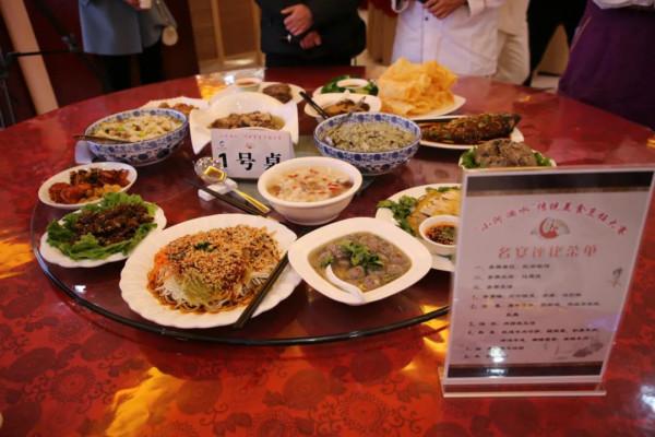 紅巖古城村，有吃有玩竟然還有咖啡館